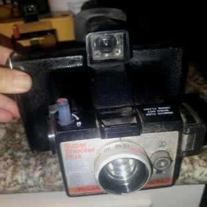 VINTAGE POLAROID LAND CAMERA ( SUPER SHOOTER PLUS)